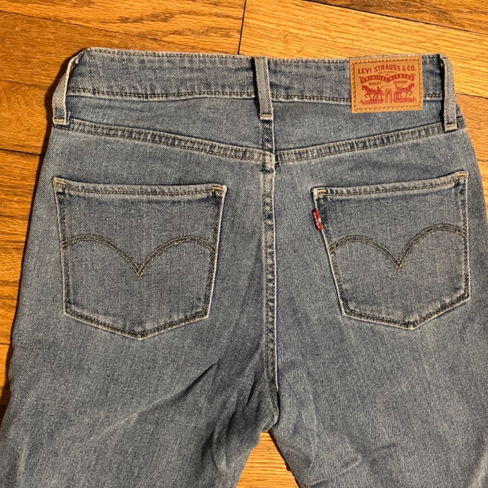 Levi’s 721 High Rise Skinny - Picture 6 of 7